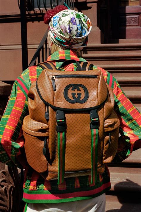 felpa happiness gucci|Gucci And Dapper Dan's First Collection Is Here And .